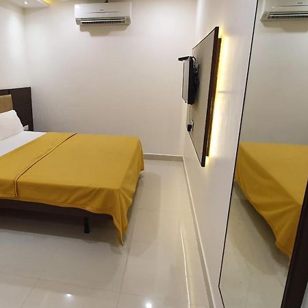 Hotel N K Bhuj Εξωτερικό φωτογραφία