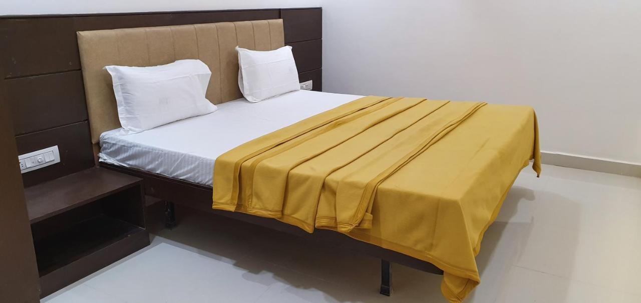 Hotel N K Bhuj Εξωτερικό φωτογραφία