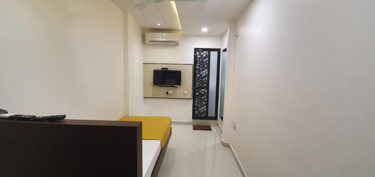 Hotel N K Bhuj Εξωτερικό φωτογραφία