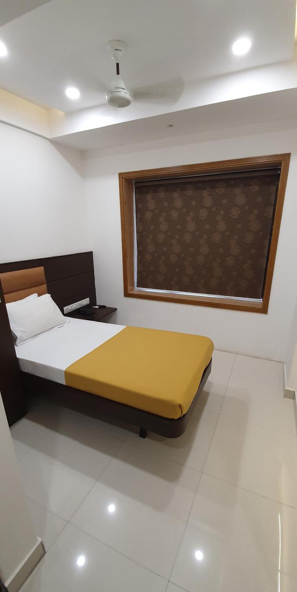 Hotel N K Bhuj Εξωτερικό φωτογραφία