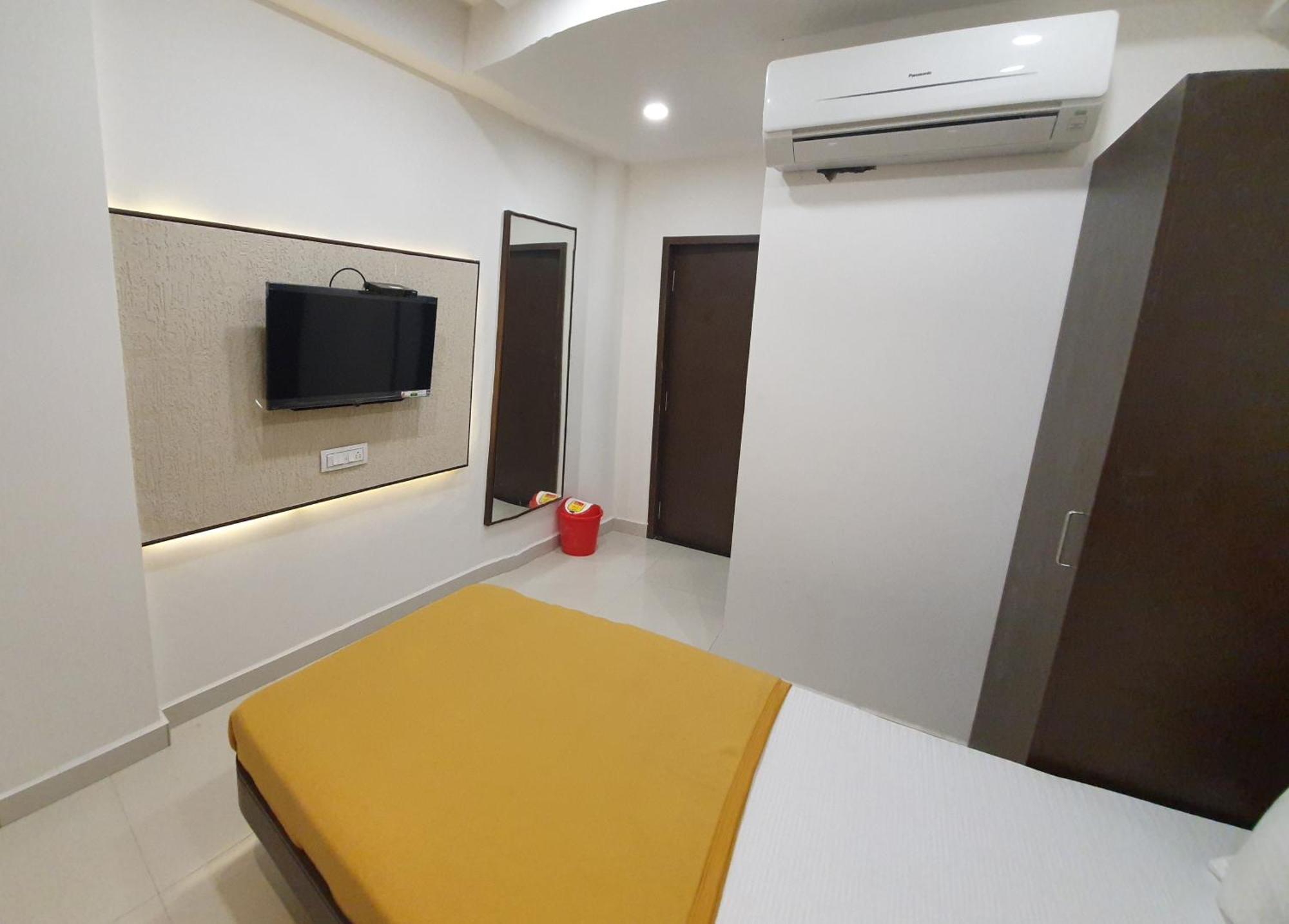 Hotel N K Bhuj Εξωτερικό φωτογραφία
