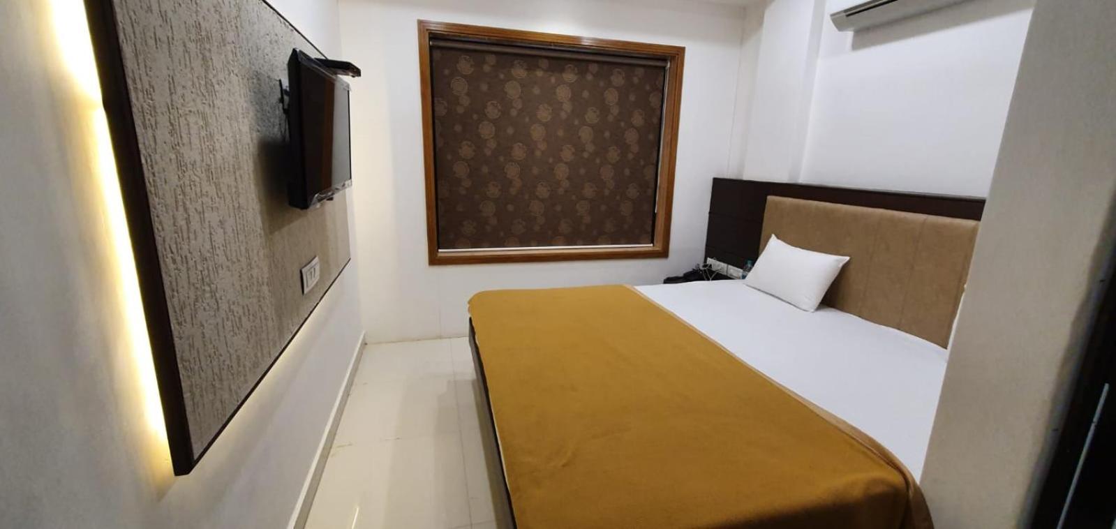 Hotel N K Bhuj Εξωτερικό φωτογραφία