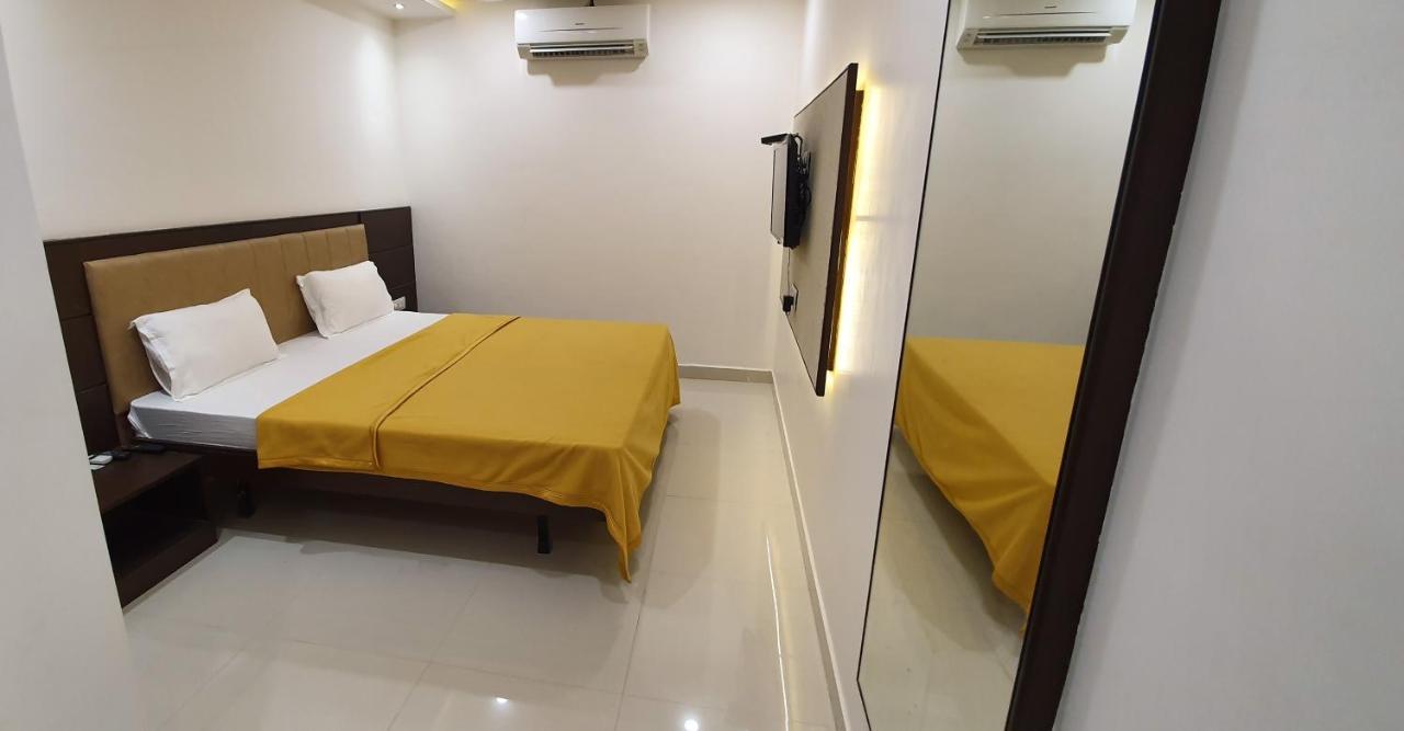 Hotel N K Bhuj Εξωτερικό φωτογραφία